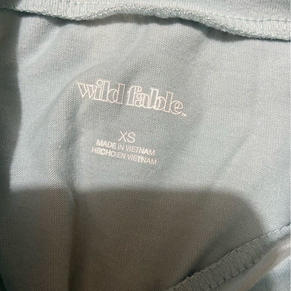 Women’s XS wild fable crop top - Picture 2 of 2